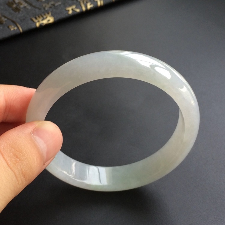 (超值推荐)糯冰种晴水手镯(57mm)