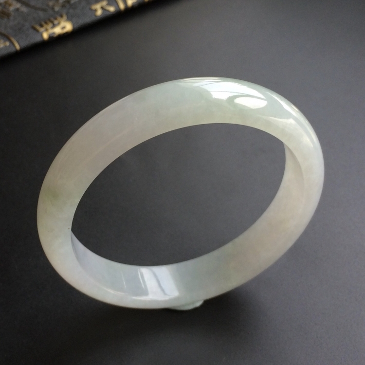 (超值推荐)糯冰种晴水手镯(57mm)