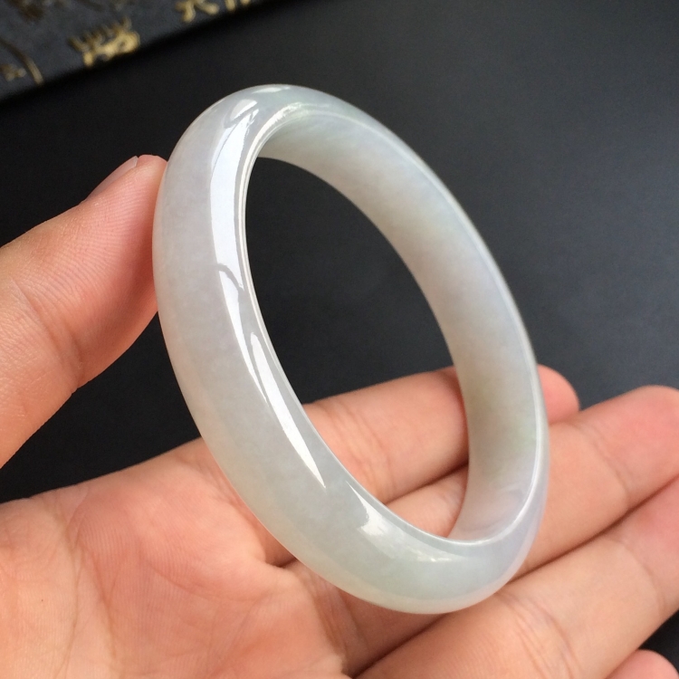 (超值推荐)糯冰种晴水手镯(57mm)