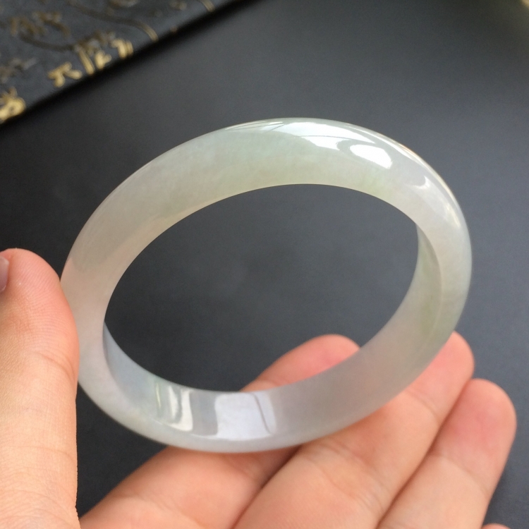 (超值推荐)糯冰种晴水手镯(57mm)