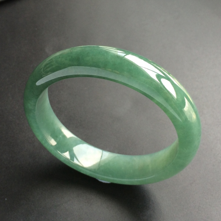 (超值推荐)糯冰种油青手镯(57.1mm)