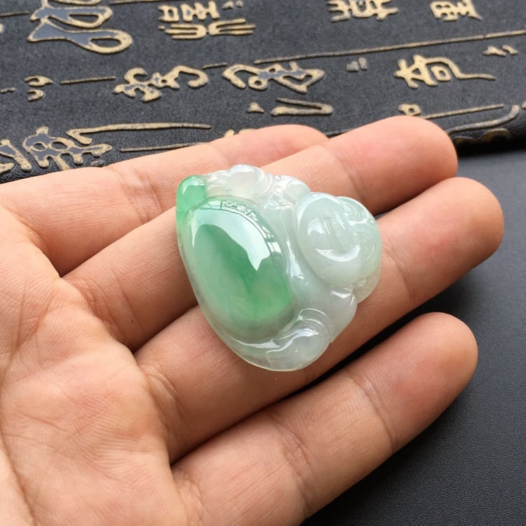 (超值推荐)糯冰种飘翠玉佛挂件