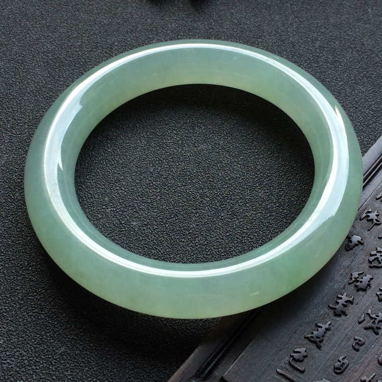 （超值推荐）糯冰种晴水圆条手镯（56mm）