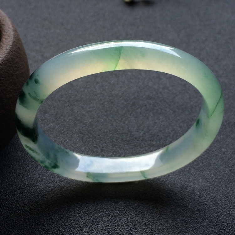 （超值推荐）冰种飘花贵妃镯（53.8mm-44.1mm）