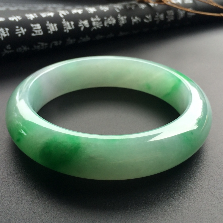 （超值推荐）糯冰种飘翠手镯（60.7mm）