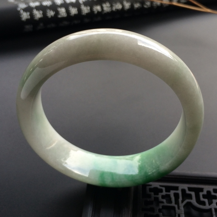（超值推荐）糯冰种飘翠手镯（58.7mm）
