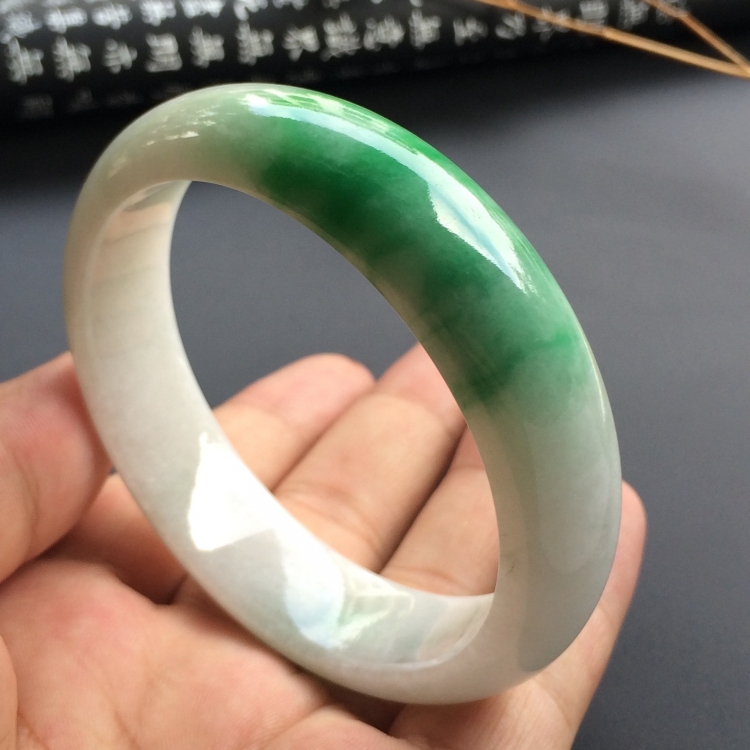 （超值推荐）糯冰种飘翠手镯（58.7mm）