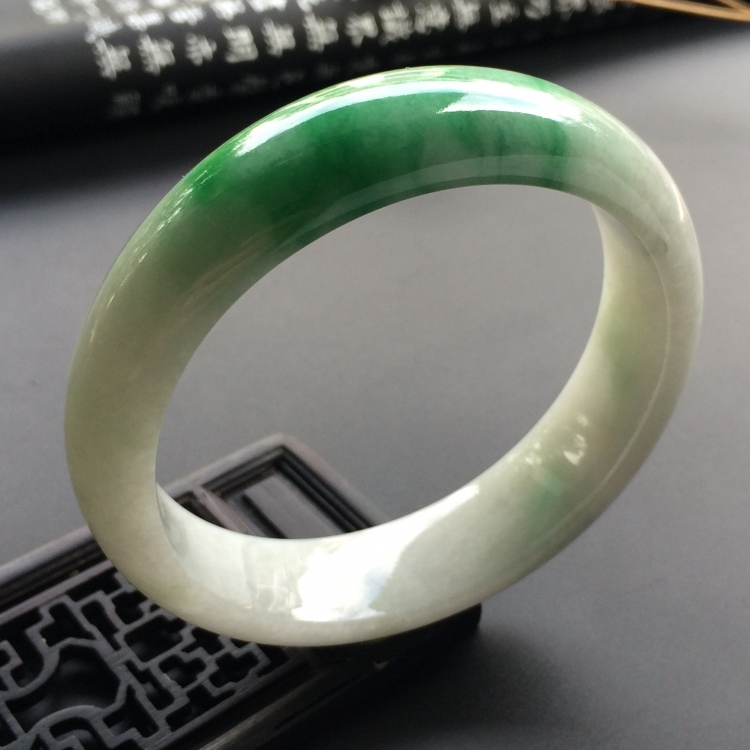 （超值推荐）糯冰种飘翠手镯（58.7mm）