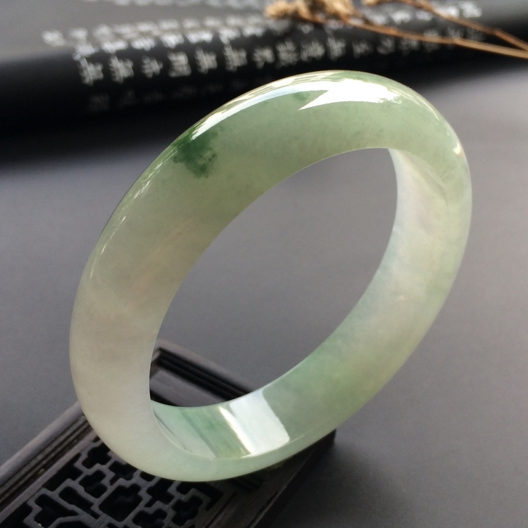 （超值推荐）糯冰种飘花手镯（57mm）