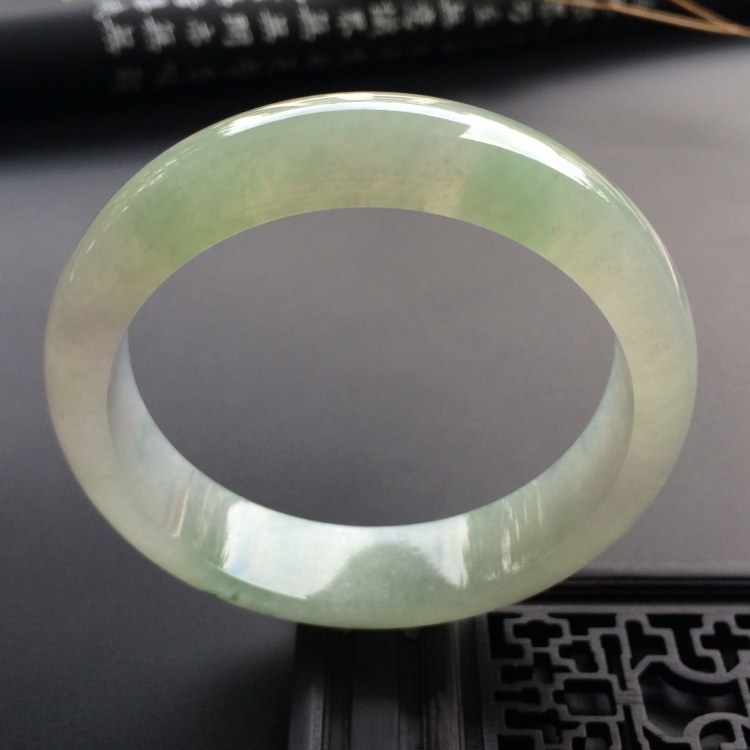 （超值推荐）糯冰种飘花手镯（57mm）