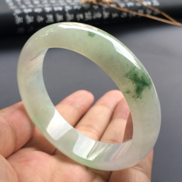 （超值推荐）糯冰种飘花手镯（57mm）