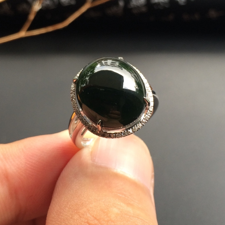 （超值推荐）冰玻种墨翠镶白金钻石戒指