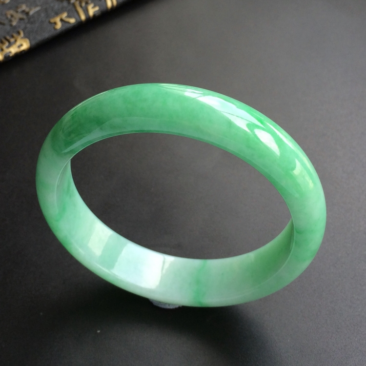 (超值推荐)糯冰种飘翠手镯(57.1mm)