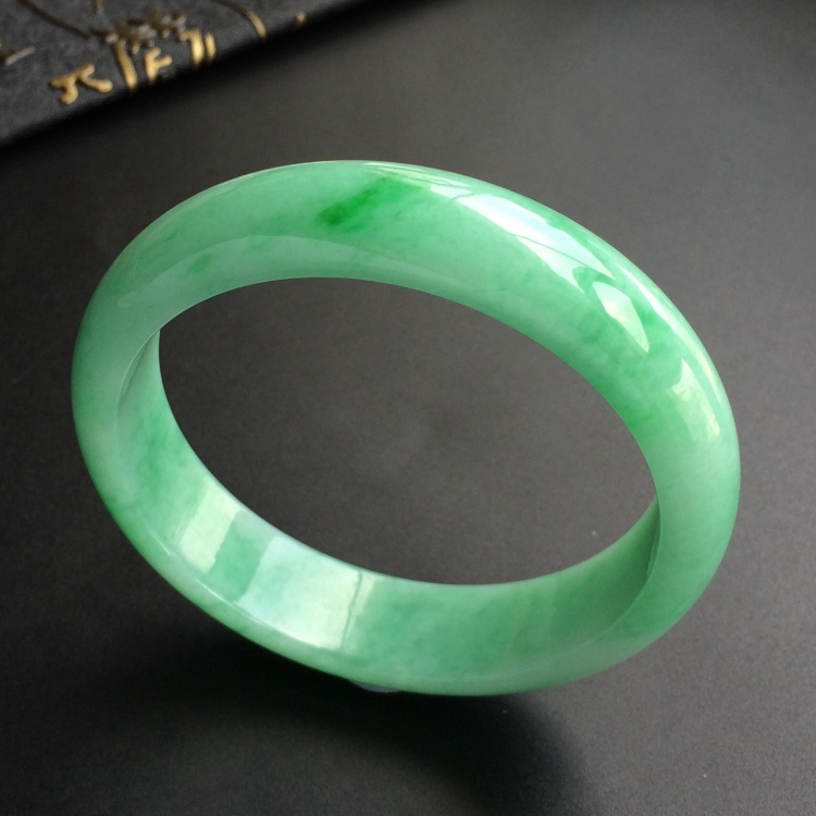 (超值推荐)糯冰种飘翠手镯(57mm)