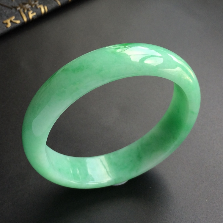 (超值推荐)糯冰种飘翠手镯(57mm)