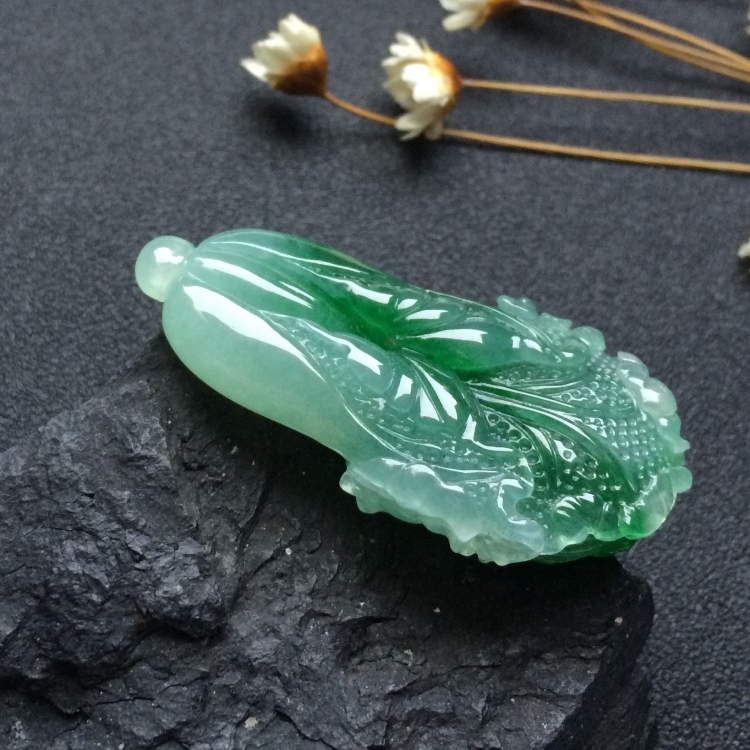 （超值推荐）糯冰种深绿白菜挂件