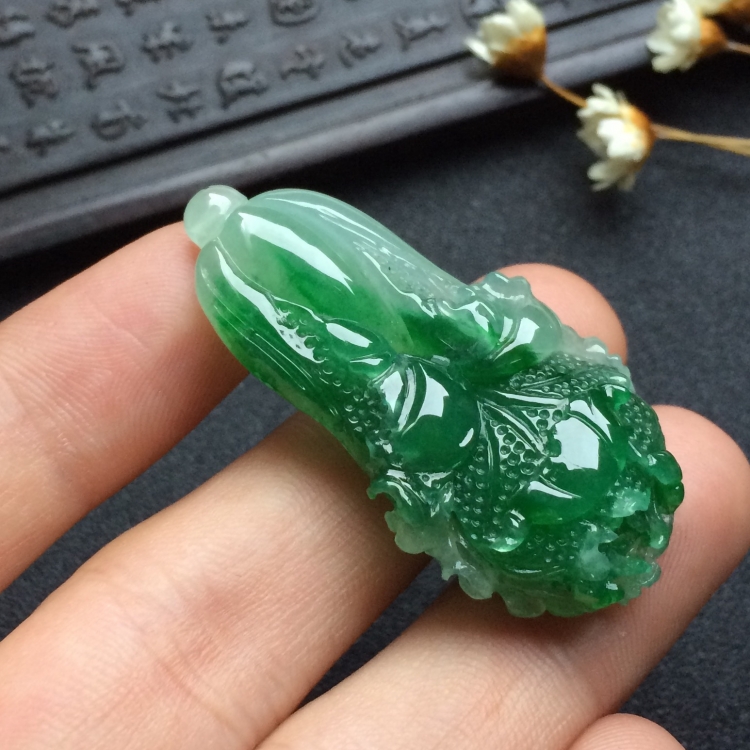 （超值推荐）糯冰种深绿白菜挂件