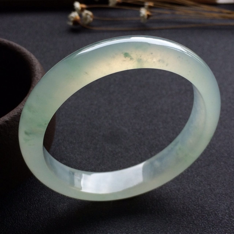 （超值推荐）冰种略飘花手镯（58.5mm）