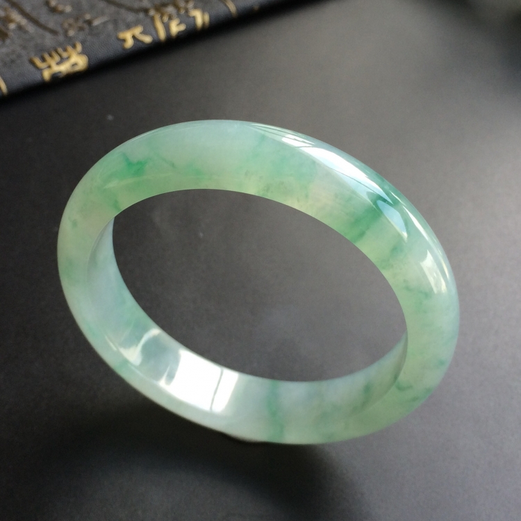 (超值推荐)糯冰种飘花手镯(57.4mm)