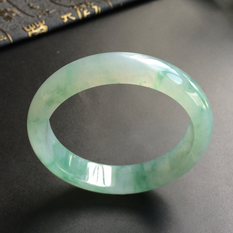 (超值推荐)糯冰种飘花手镯(57.4mm)