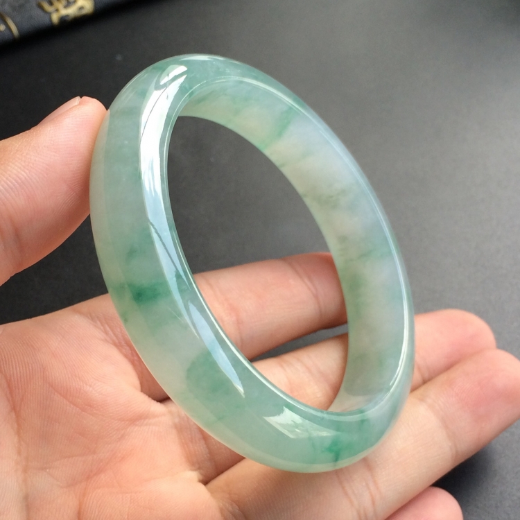 (超值推荐)糯冰种飘花手镯(57.4mm)