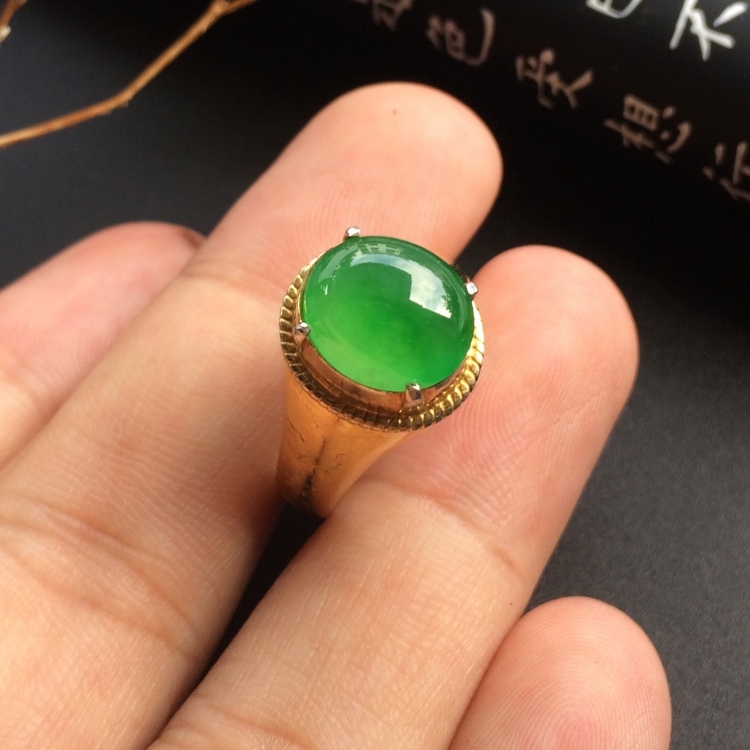 （超值推荐）冰种阳绿戒面