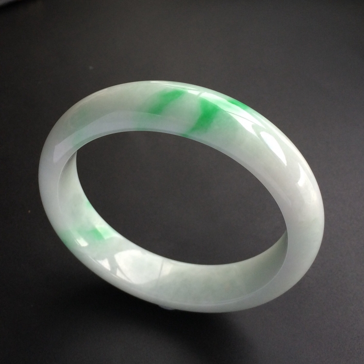 (超值推荐)糯冰种飘翠手镯(58.5mm)
