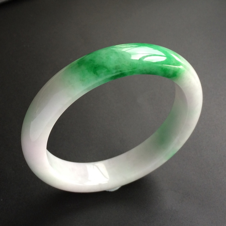 (超值推荐)糯冰种飘翠手镯(56.8mm)