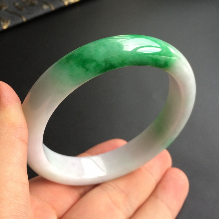 (超值推荐)糯冰种飘翠手镯(56.8mm)