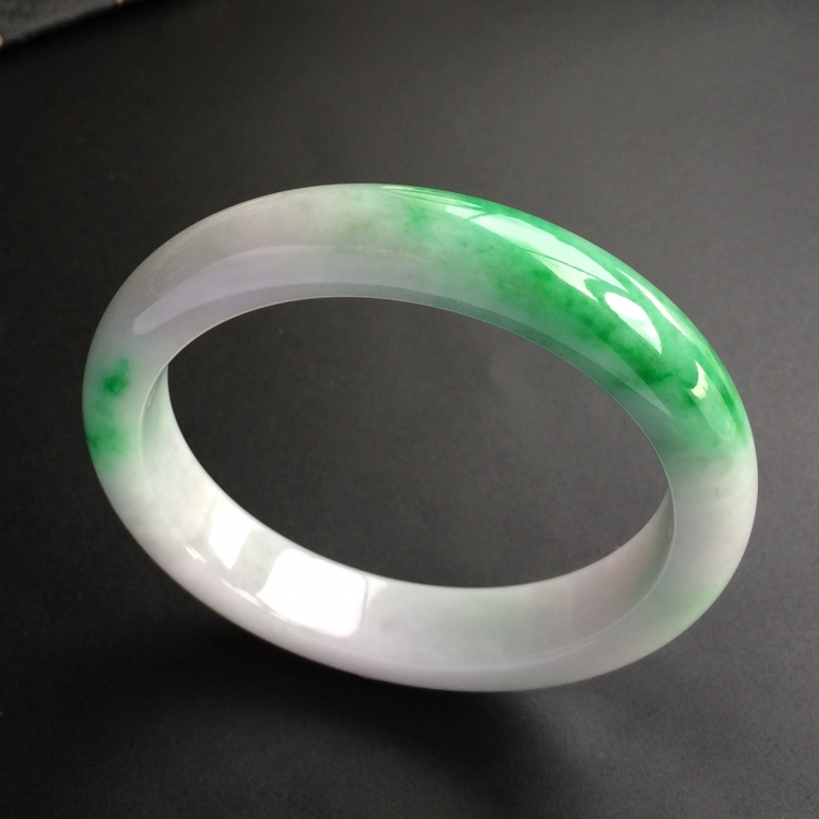 (超值推荐)糯冰种飘翠手镯(56.8mm)