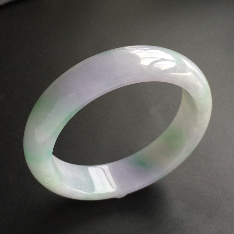 (超值推荐)糯冰种春带彩手镯(56.7mm)