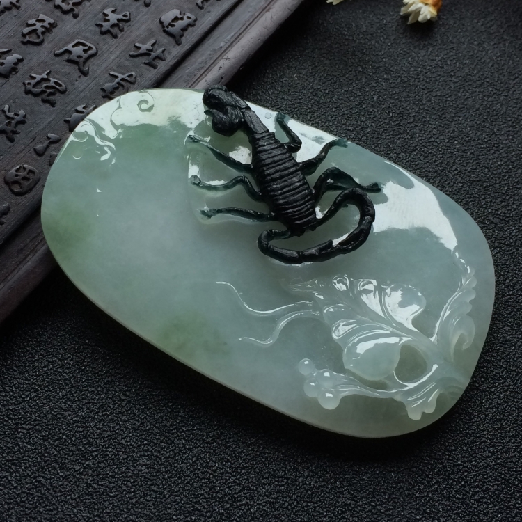 （超值推荐）糯冰种淡晴水/墨色独霸天下挂件