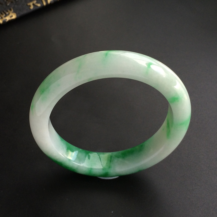 (超值推荐)糯冰种飘翠手镯(55.2mm)