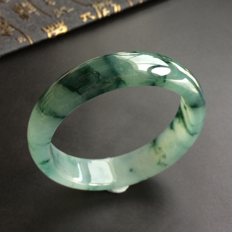 (超值推荐)冰种飘花手镯(55mm)