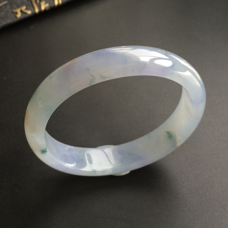 (超值推荐)糯冰种紫罗兰飘花贵妃镯(52.4mm-45.7mm)