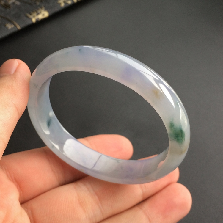 (超值推荐)糯冰种紫罗兰飘花贵妃镯(52.4mm-45.7mm)