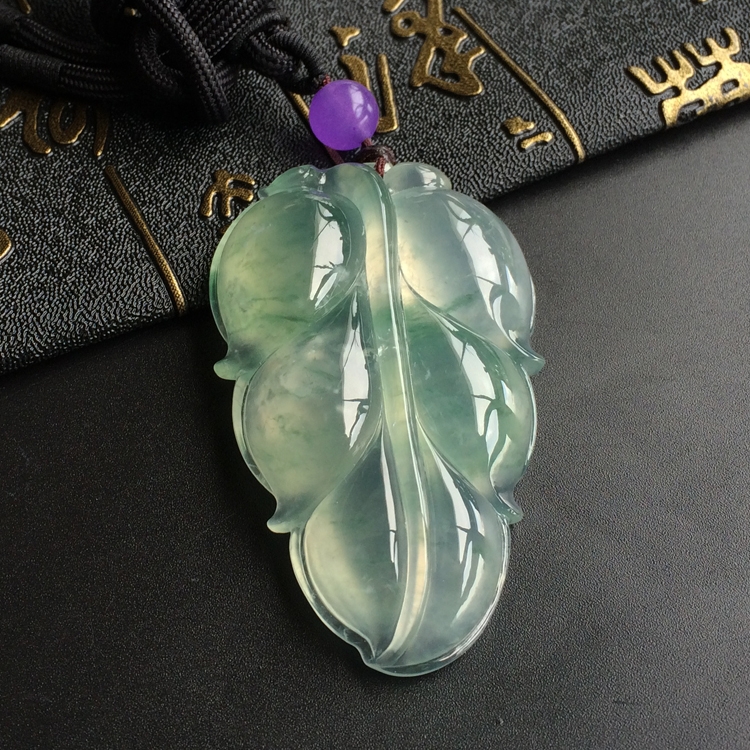 (超值推荐)冰种飘花玉叶挂件