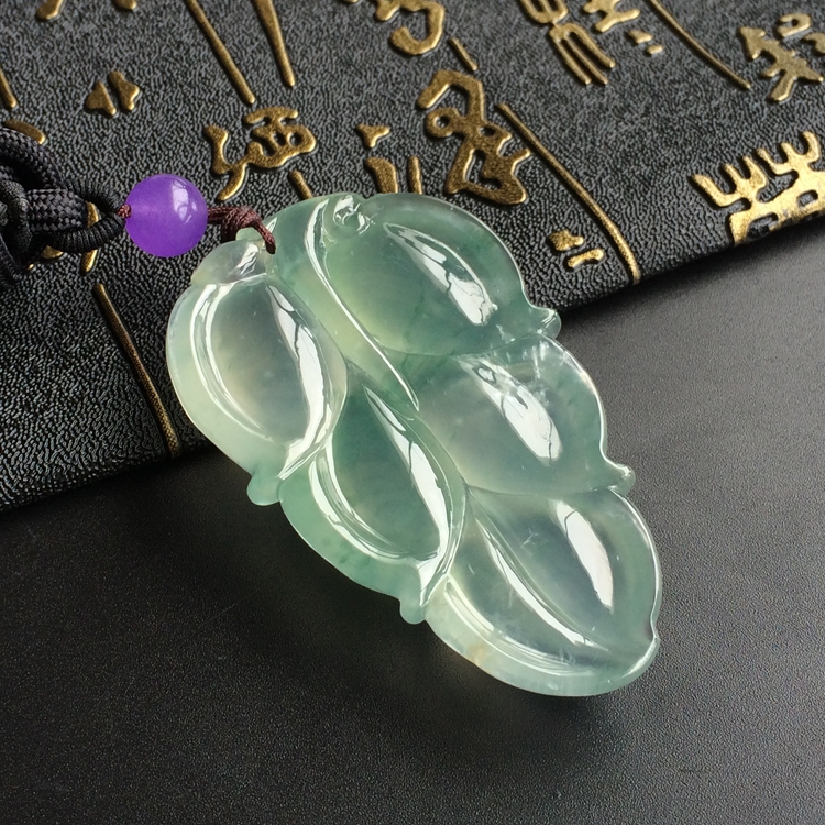 (超值推荐)冰种飘花玉叶挂件
