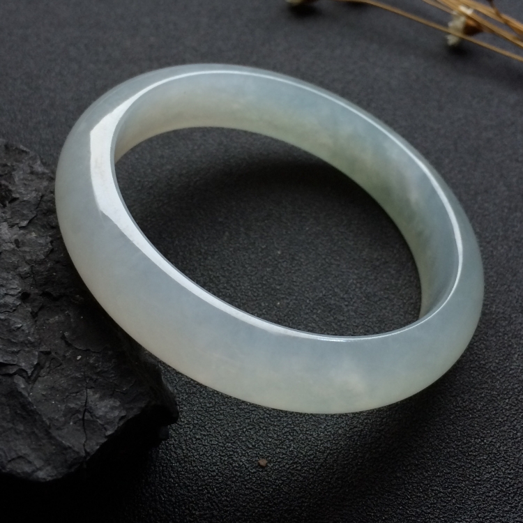 （超值推荐）冰种淡晴水手镯（57.2mm）