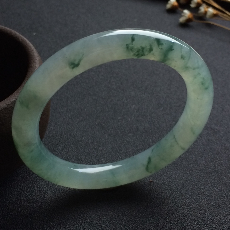 （超值推荐）糯冰种飘花圆条手镯（55.3mm）