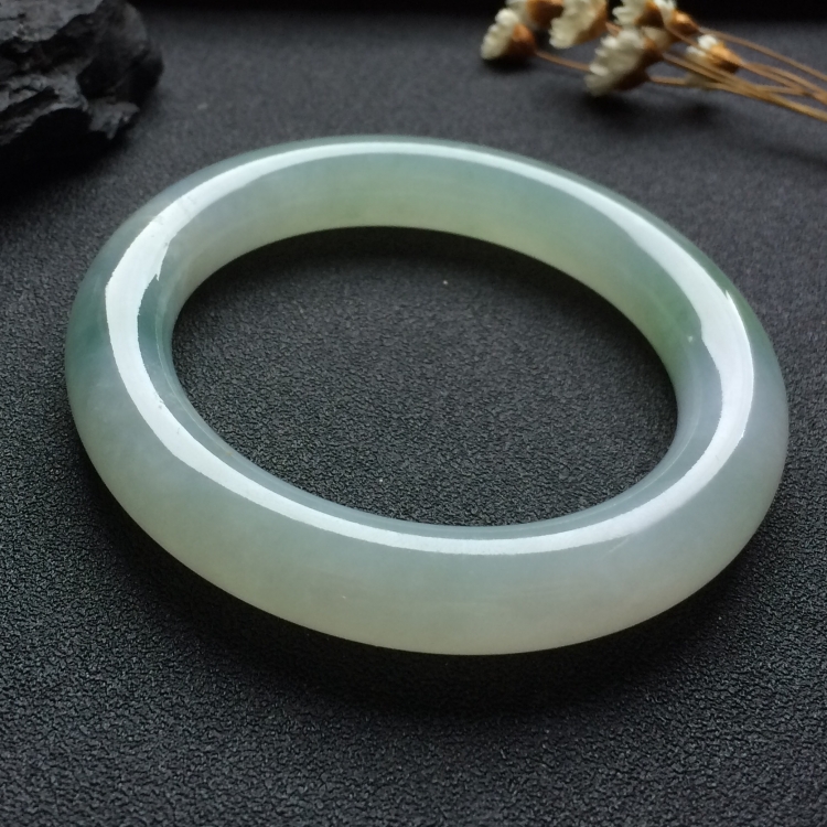 （超值推荐）糯冰种晴水圆条手镯（54mm）