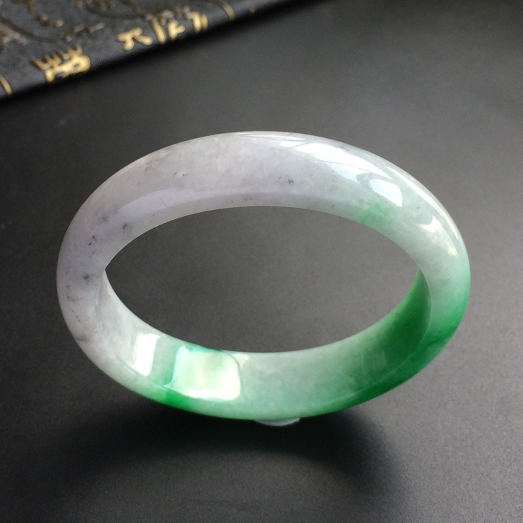 (超值推荐)糯冰种飘翠贵妃镯(54.2mm-47.6mm)