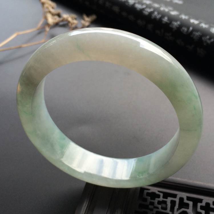 （超值推荐）糯冰种飘花手镯（58.5mm）