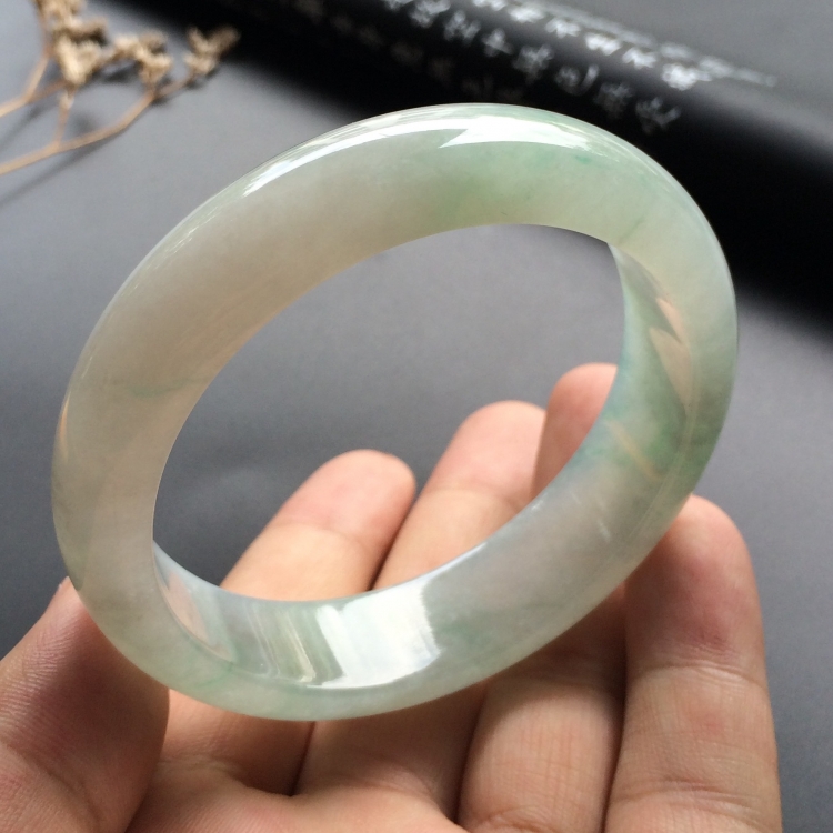 （超值推荐）糯冰种飘花手镯（58.5mm）