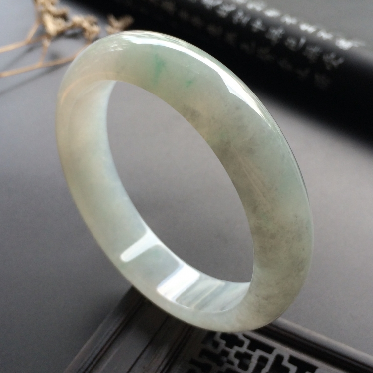 （超值推荐）糯冰种飘花手镯（58.5mm）