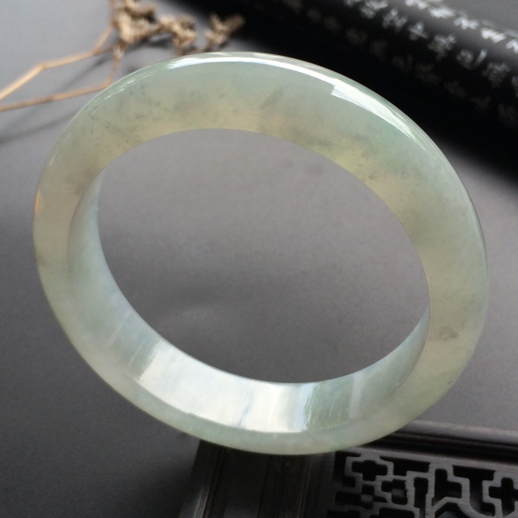 （超值推荐）糯冰种飘花手镯（58.7mm）