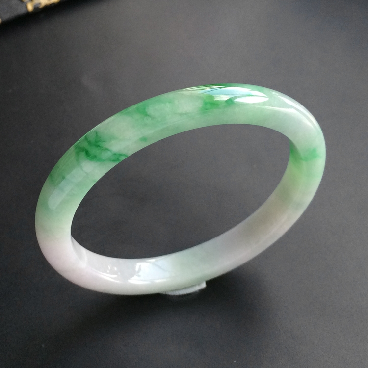 (超值推荐)糯冰种飘翠贵妃镯(54.3mm-47.7mm)