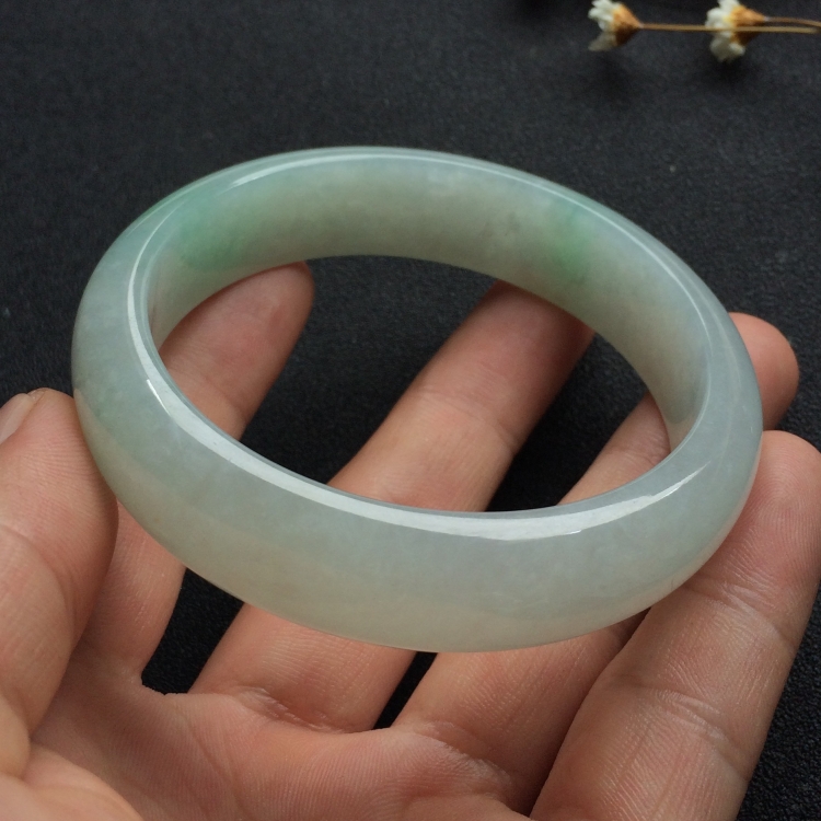 （超值推荐）糯冰种晴水手镯（57.6mm）