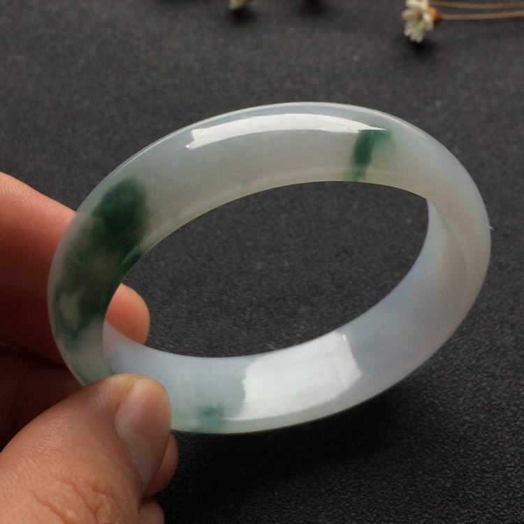 （超值推荐）糯冰种飘花贵妃镯（54mm-44.6mm）
