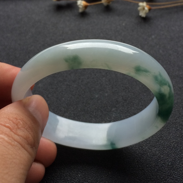 （超值推荐）糯冰种飘花贵妃镯（54mm-44.6mm）